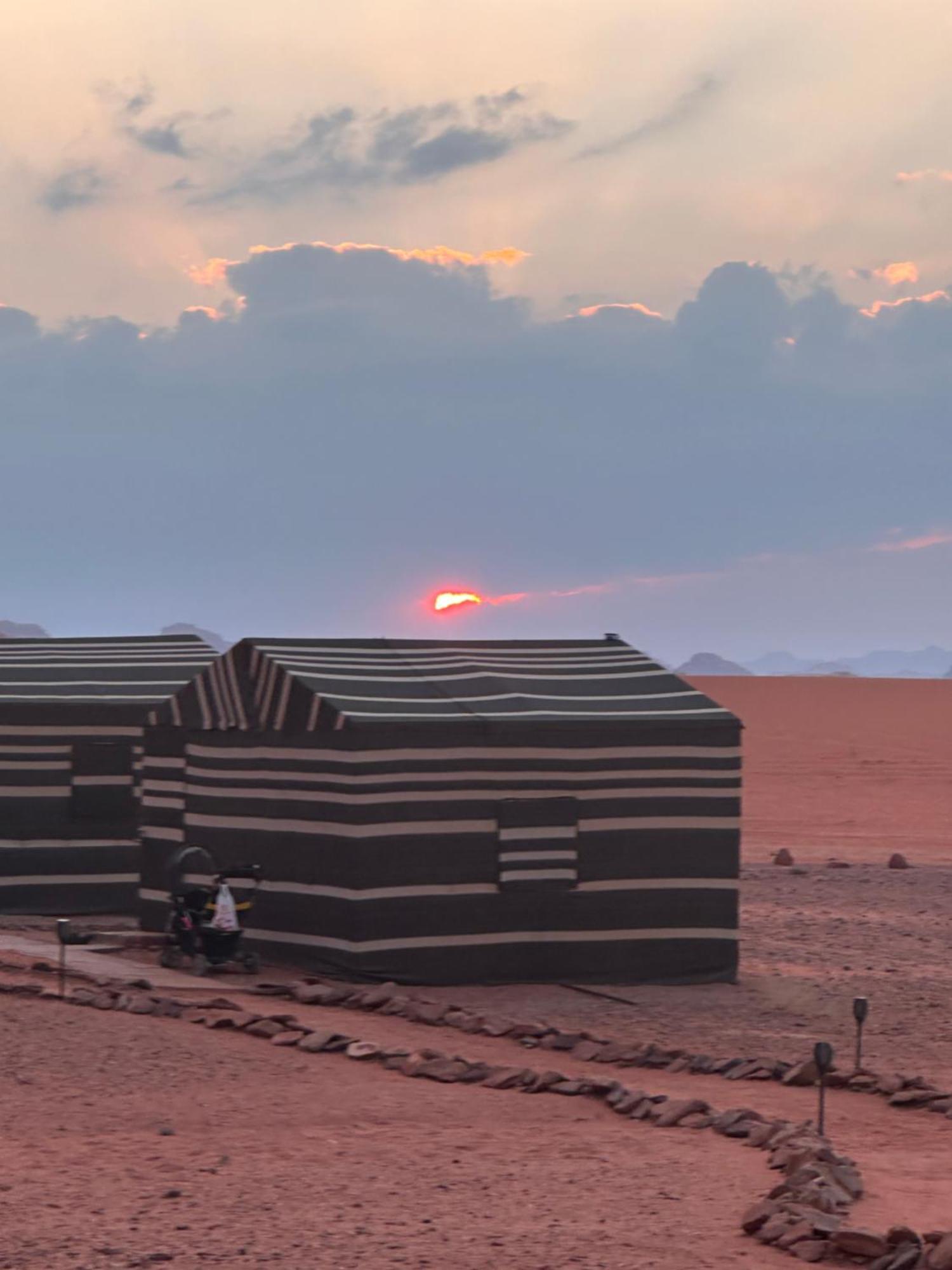 Wadirum Sunset Camp Hotel Wadi Rum Exterior photo